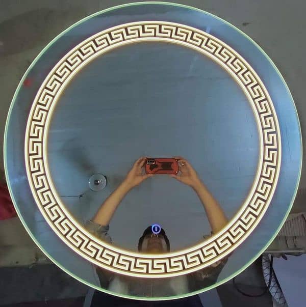 looking mirrors with LED light all size design Custumaiz available 5