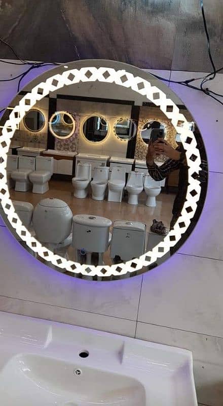 looking mirrors with LED light all size design Custumaiz available 8