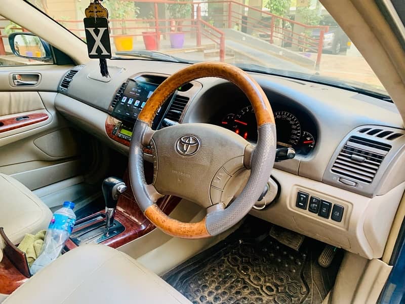 Toyota Camry 2005 2.4  Top of the line variant 8