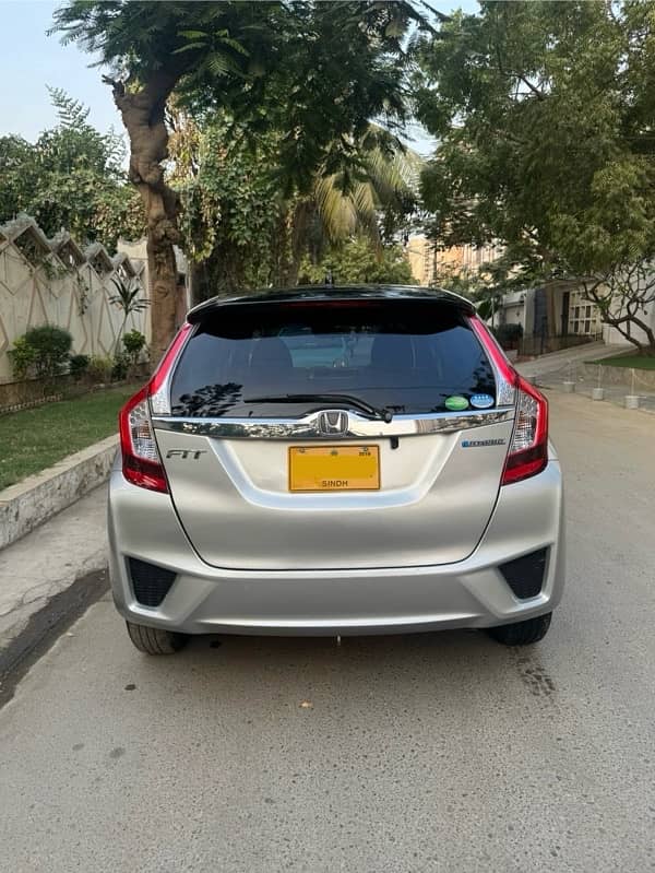 Honda Fit 2015 Urgent 1