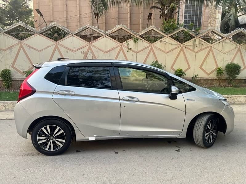 Honda Fit 2015 Urgent 2