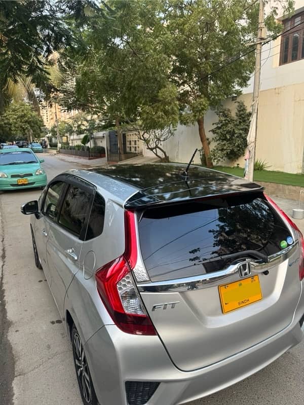 Honda Fit 2015 Urgent 5