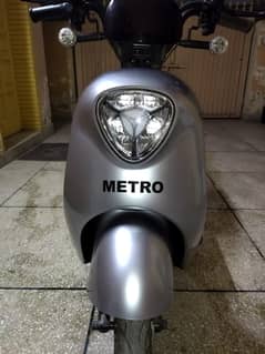 METRO A7 3 WHEELER SCOOTY