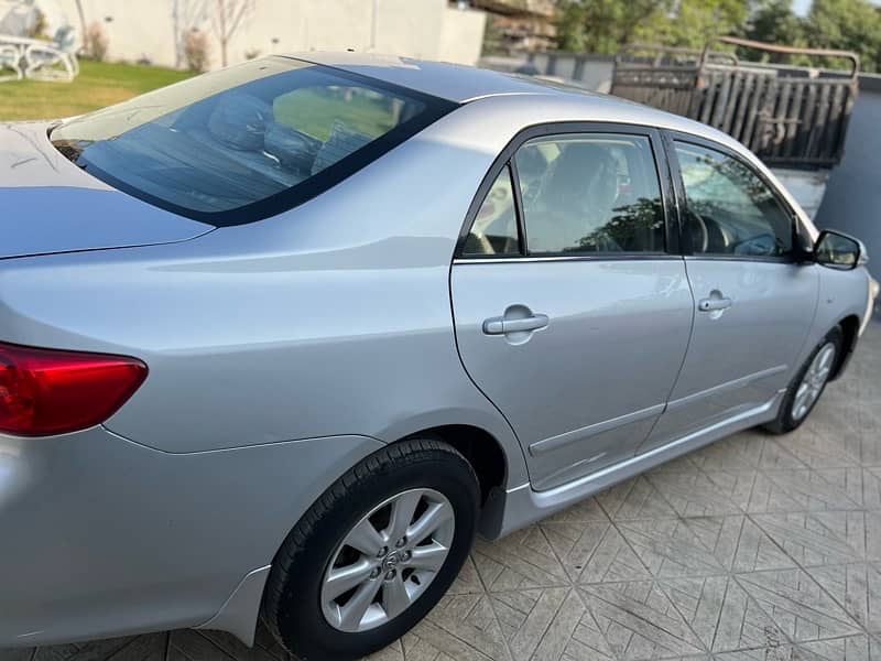 Toyota Corolla Altis 2010 3