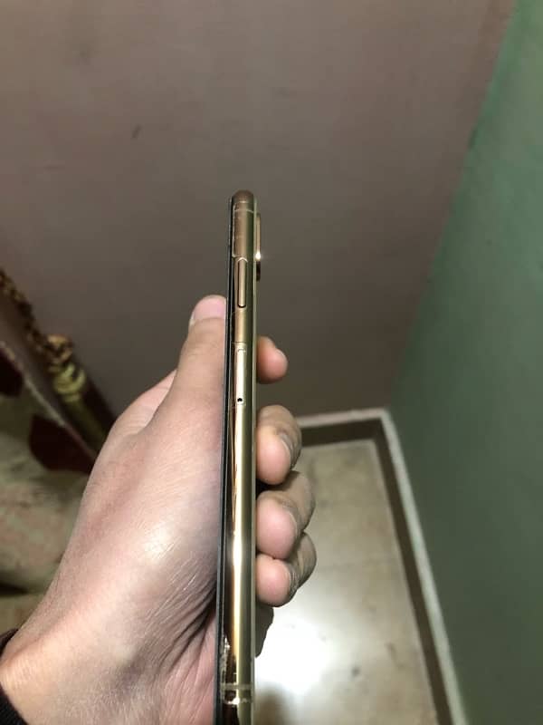 Iphone XS Max 64gb PTA Approved 4