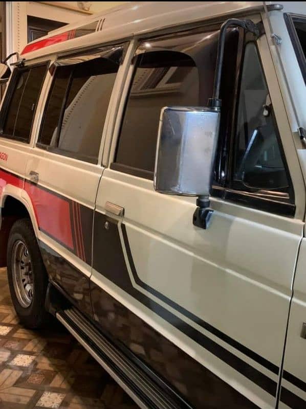 Mitsubishi Pajero 1988 0