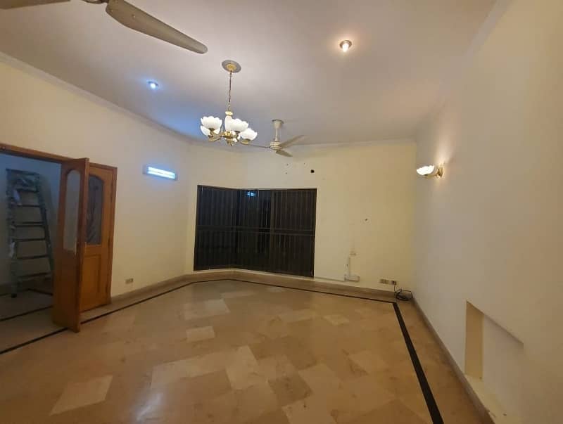 1 Kanal Luxury Upper Portion For Rent In DHA Phase 1,Block A, Lahore. 1