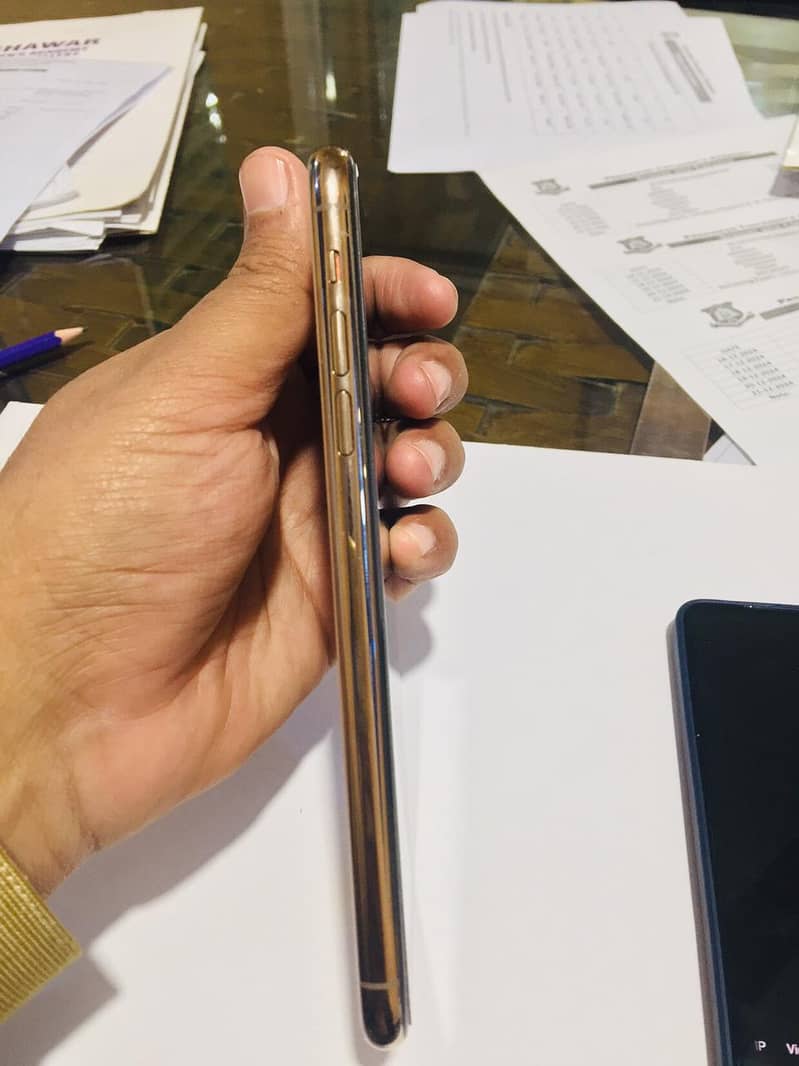 Apple iPhone 11 Pro Max PTA approved  in Lush condition 8