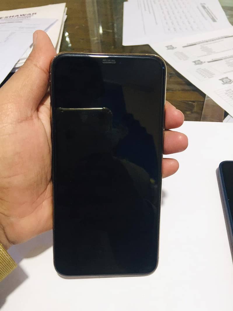 Apple iPhone 11 Pro Max PTA approved  in Lush condition 14