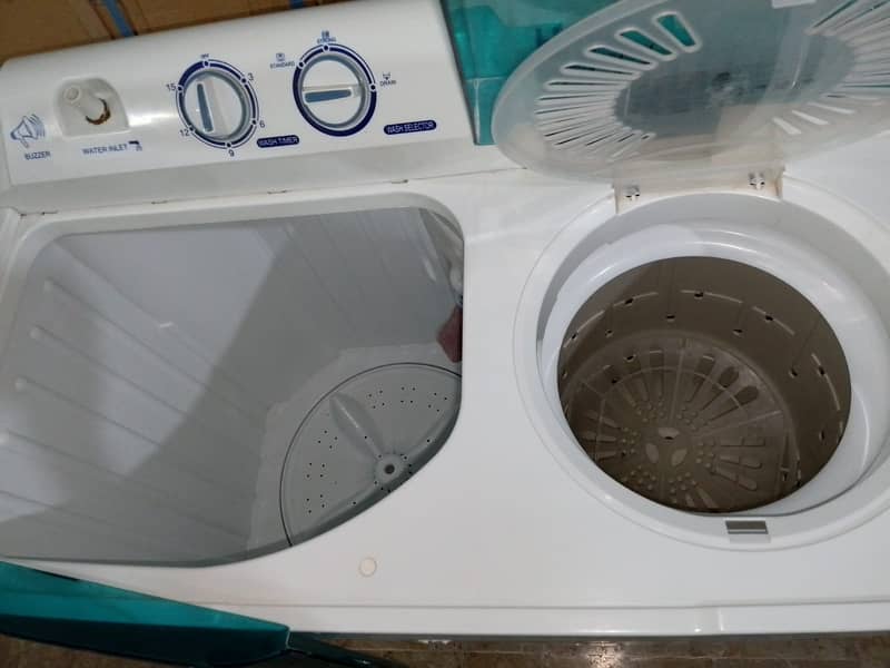 HAIER TWIN TUB WASING MACHINE HWM80-AS/ASR (URGENT SALE OUT) 4