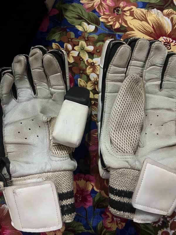 hardball cricket kit 1 season used just but keeping gloves not used 14