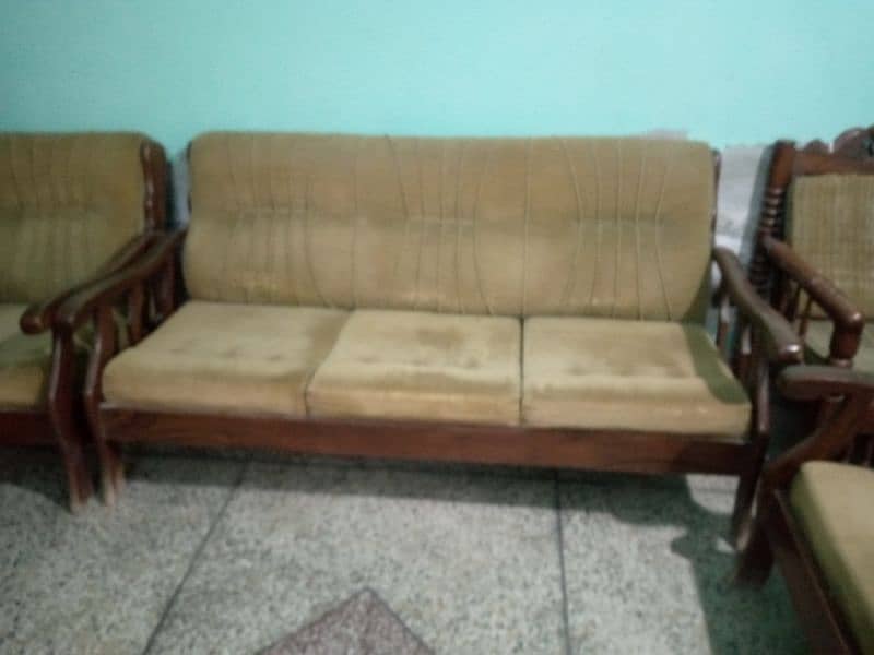 3 pais Sofa 1