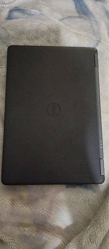 Dell latitude E7250 core i5 6thgen 8gb/256gb 1