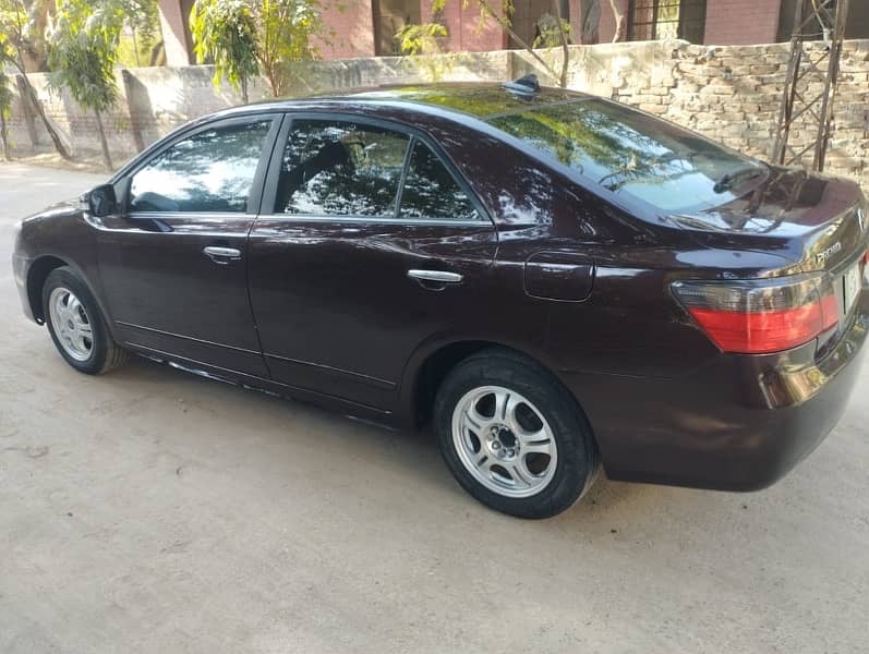 Toyota Premio Japan 10 — pakistan 13 5