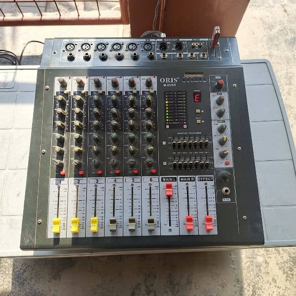 Mixer with Dual 12-inches Speakers 0