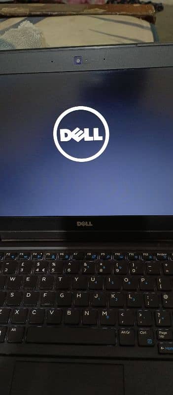 Dell latitude E7250 core i5 6thgen 8gb/256gb 0