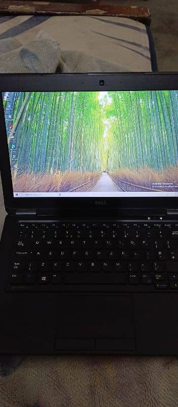 Dell latitude E7250 core i5 6thgen 8gb/256gb 7