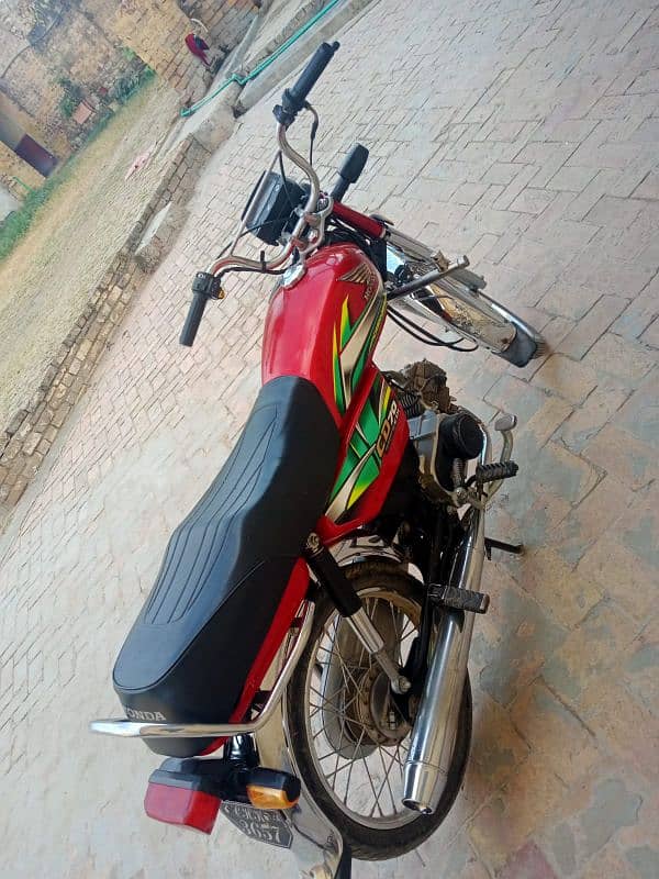 Honda 70 2022 model urgent for sale 3