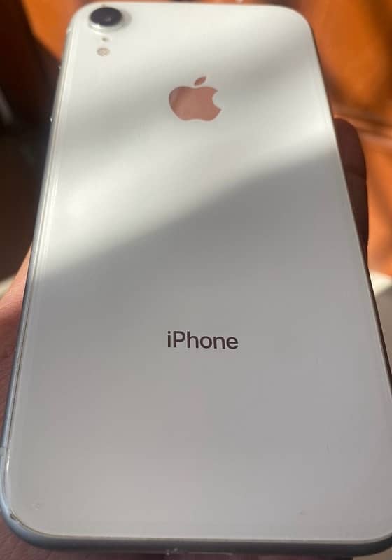 Iphone Xr White Rare Colour 10/10 Condition 1