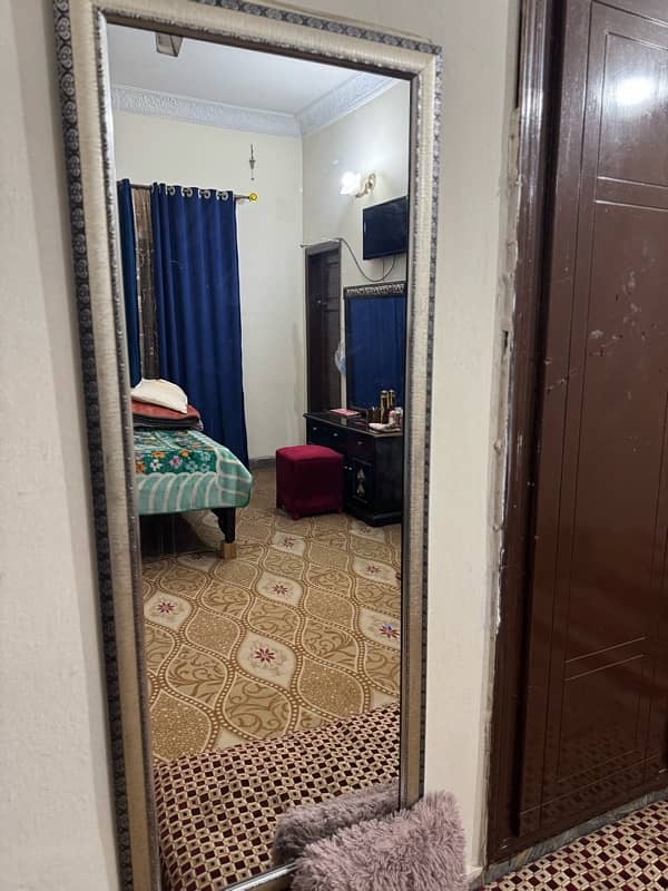 I’m selling this mirror 0