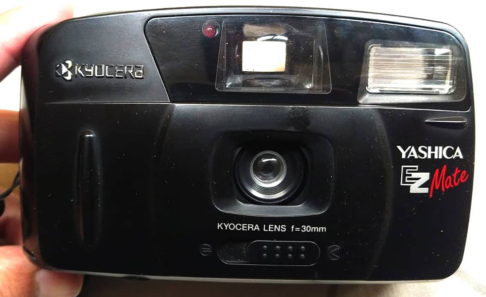 Yashica EZ Mate Point and shoot film camera 0