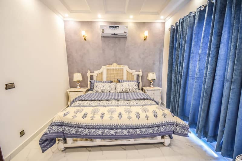 1 Bedroom VIP full furnishe flat for rent per day available in Bahia Town Lahore 5