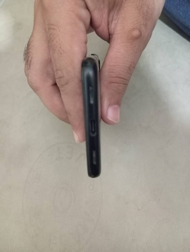 urgent sale google pixel 4a 10/8 condition 2