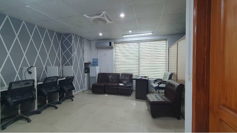 Area 350 Square Feet Office Available For Rent Real Pictures In Main Boulevard Road Gulberg 3 Lahore 1