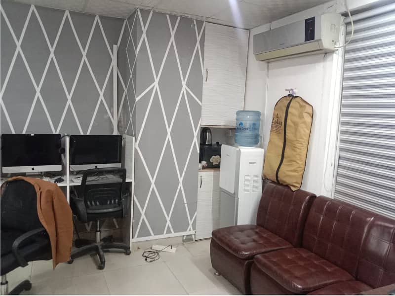 Area 350 Square Feet Office Available For Rent Real Pictures In Main Boulevard Road Gulberg 3 Lahore 2