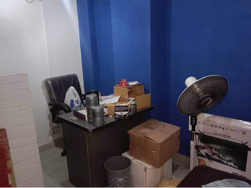 Area 350 Square Feet Office Available For Rent Real Pictures In Main Boulevard Road Gulberg 3 Lahore 4