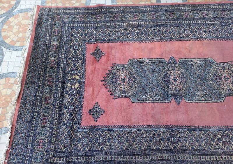 Handmade excellent condition carpet 0