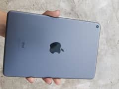 ipad mini 5 64gb  10by10 condition hai all OK  watsapp num 03159301744