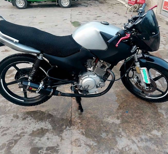 Ybr 125 Model 2016. Exchange posible 0