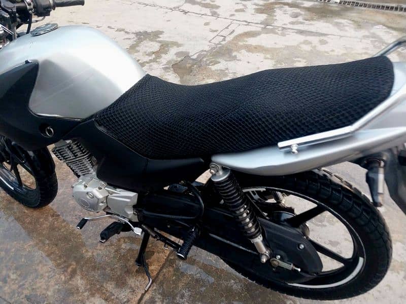 Ybr 125 Model 2016. Exchange posible 3