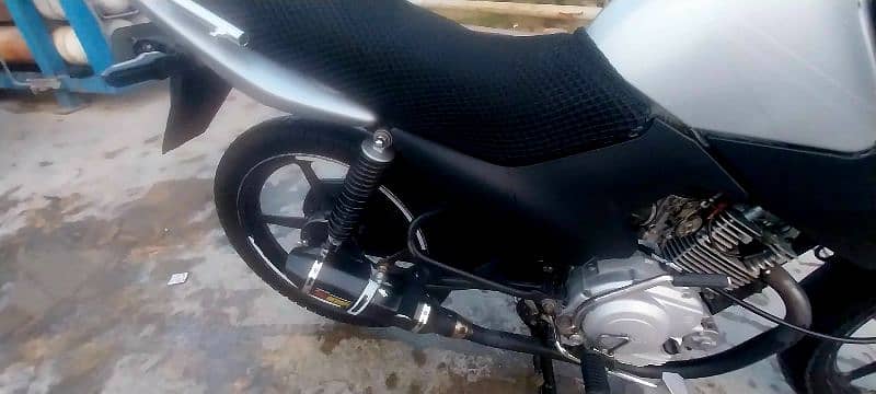 Ybr 125 Model 2016. Exchange posible 6