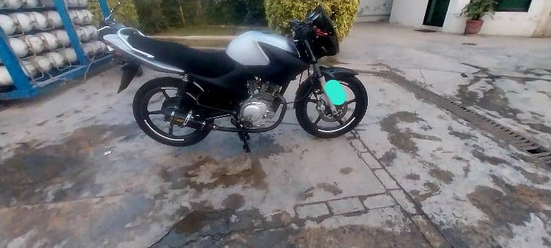 Ybr 125 Model 2016. Exchange posible 7