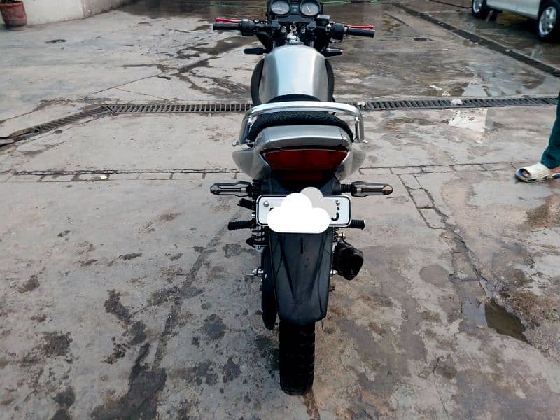 Ybr 125 Model 2016. Exchange posible 8