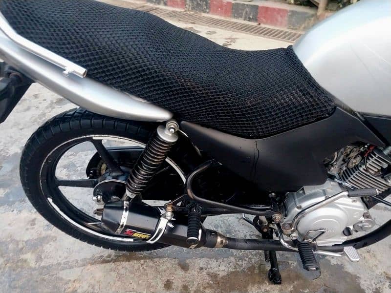 Ybr 125 Model 2016. Exchange posible 9