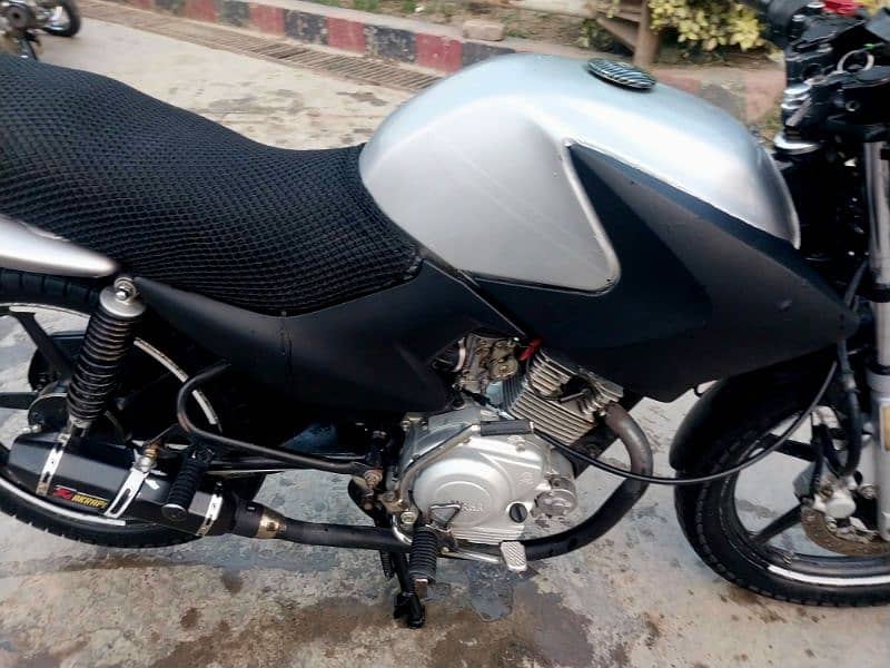 Ybr 125 Model 2016. Exchange posible 10