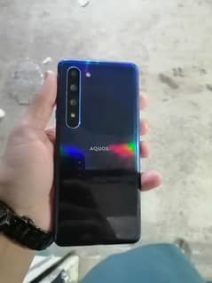 Aquos R5G