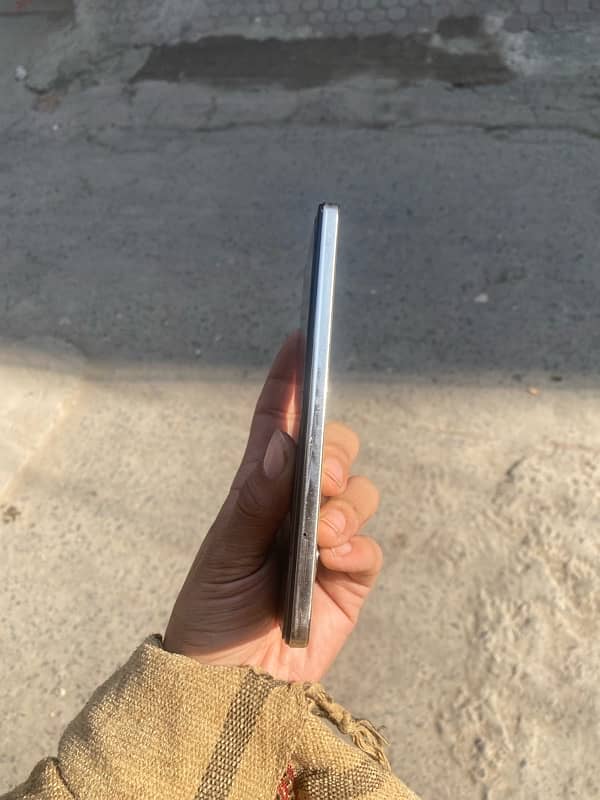 Infinix HOT 40 pro 4