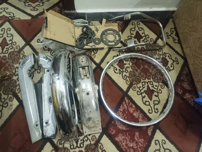 Honda 125 bike spare parts for sale 5