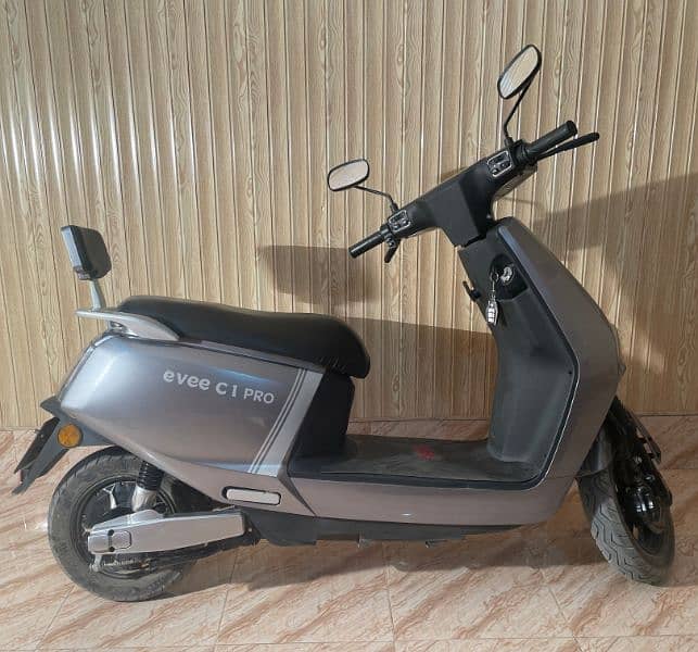 Evee C1 Pro electric scooter 3