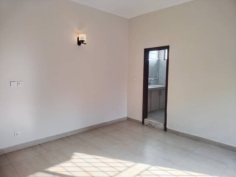 01 Kanal 3 Bed Rooms Beautiful Upper Portion Available For Rent in DHA Phase 2 Lahore Cantt 10