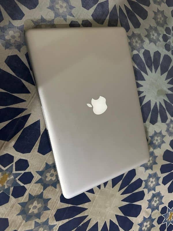 Apple MacBook pro 1