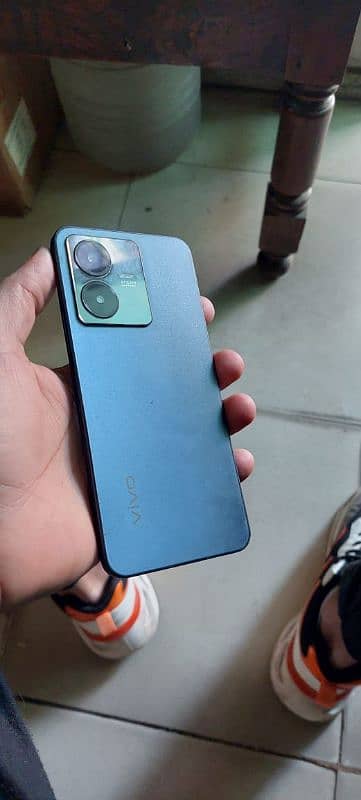 vivo y 22 with box 4