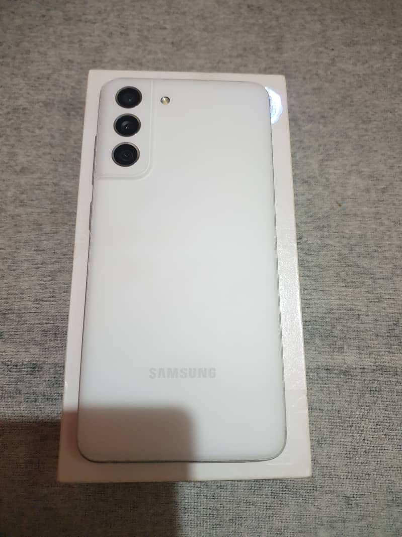 S21 Fe Official. 256gb White Color. Full Box. 0