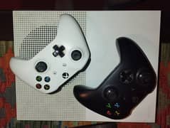 Xbox 1 s 500 GB 2 controllers