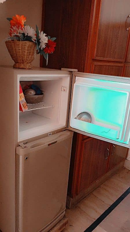 Dawlence fridge for sale 2