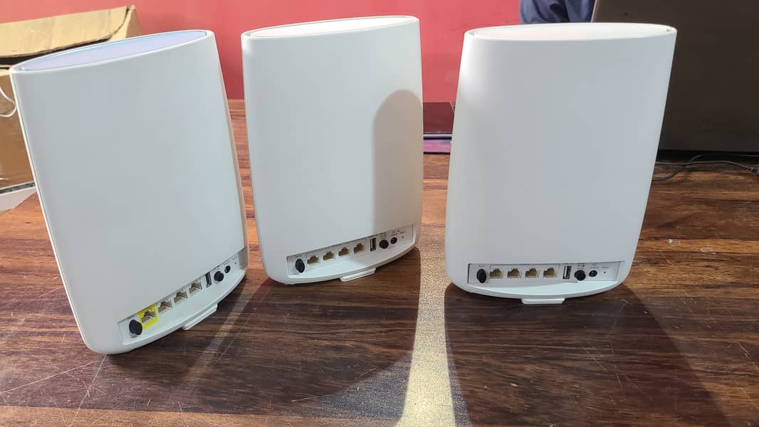 Orbi 50 Netgear AC3000 Tri-Band Whole Home Mesh WiFi System (With Box) 1